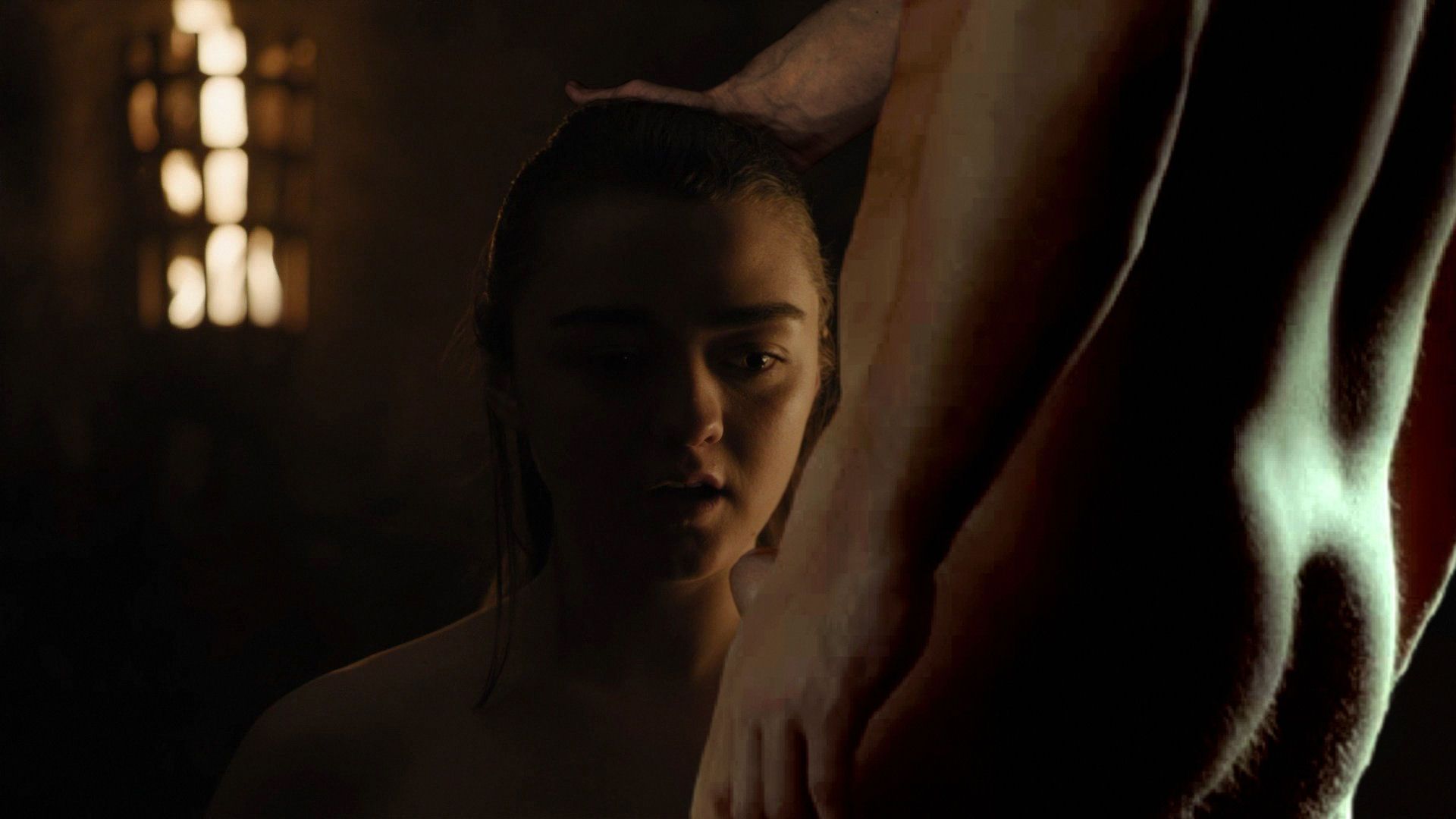 IMGBOC.COM - Maisie Williams - Game of Thrones S08 E02 uncensored deleted sex  scenes screens 1080p (4).jpg -