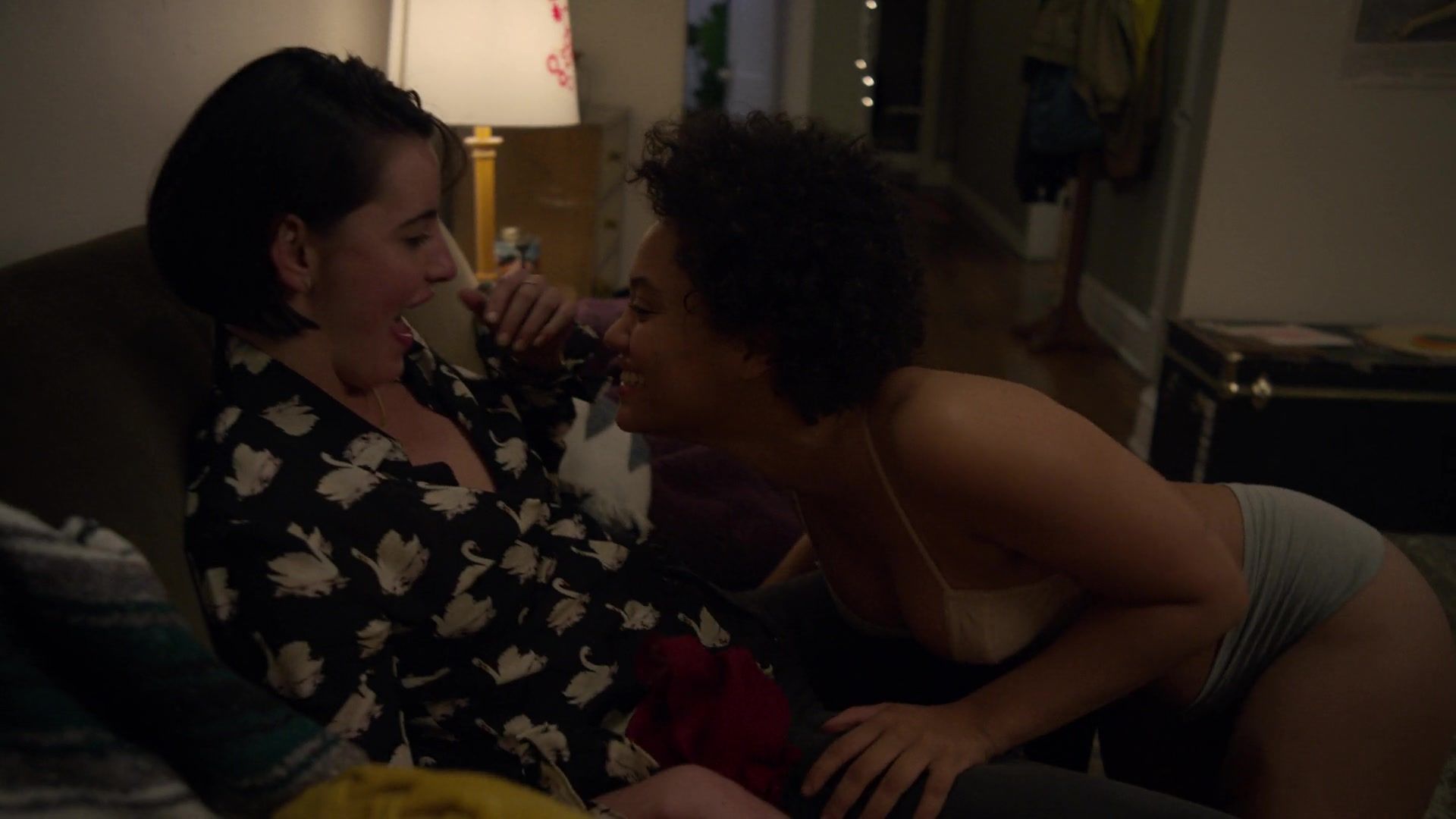 IMGBOC.COM - Kiersey Clemons, Jacqueline Toboni, Jaz Sinclair, etc - Easy  S02 E07 1080p 060.jpg -